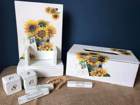 Seturi cadou - Set Floarea-soarelui format din calendar perpetuu și suport șervețele