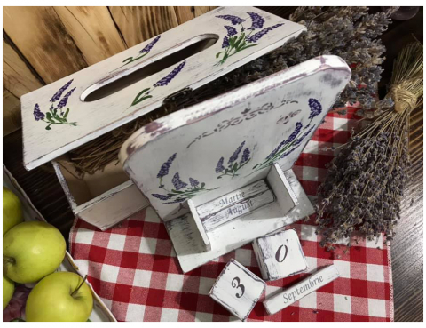 Set pictat Lavandă format din calendar perpetuu și suport pentru șervețele [1]