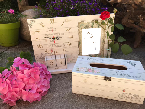 Decorațiuni cu ceas - Set vintage format din calendar perpetuu cu ceas, ramă foto, eprubetă și suport șervețele