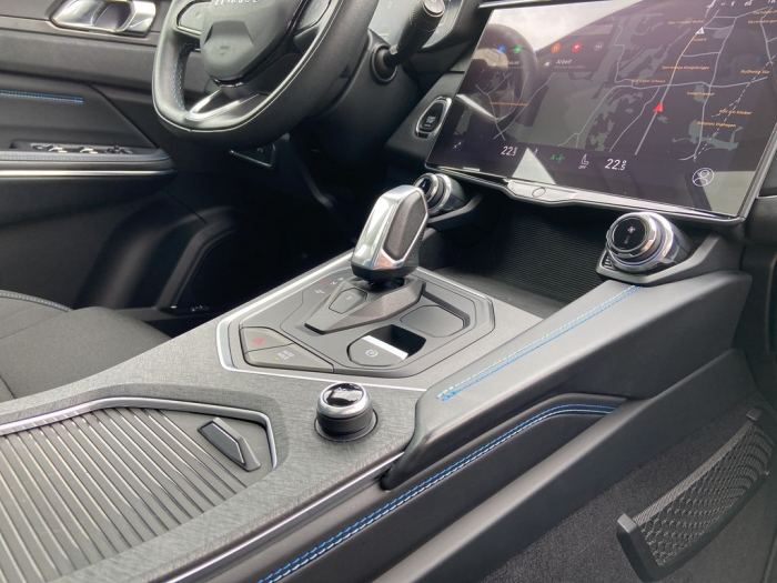 01 1.5 T HEV 145 kW Infinity KAM PANO [10]