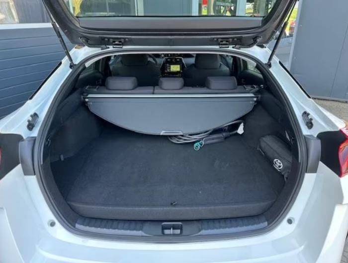 Toyota Prius Plug-in Hybrid Comfort [10]