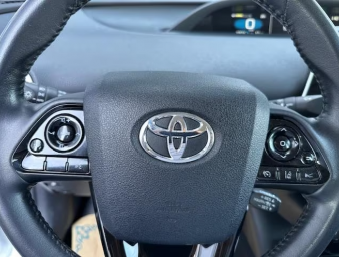 Toyota Prius Plug-in Hybrid Comfort [15]