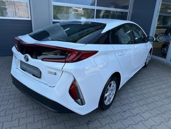 Toyota Prius Plug-in Hybrid Comfort [6]
