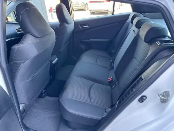 Toyota Prius Plug-in Hybrid Comfort [11]