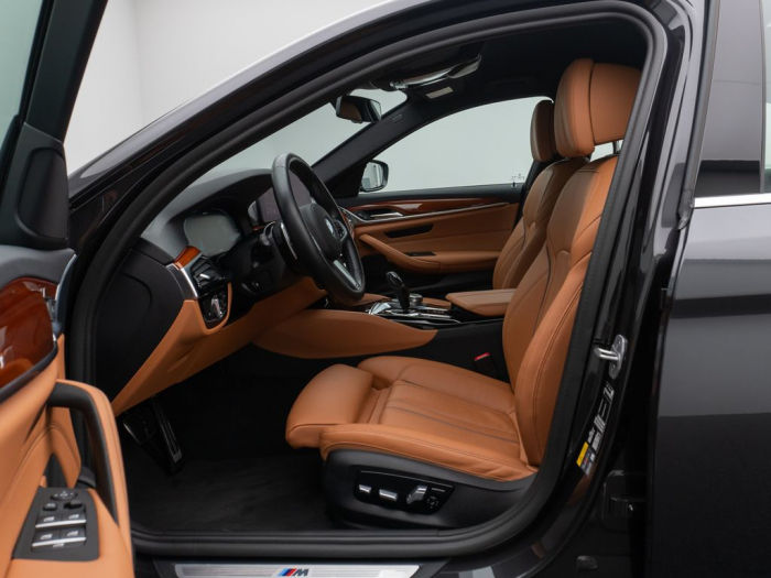 BMW 520e M Sport [10]