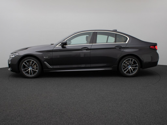 BMW 520e M Sport [8]