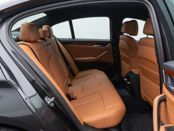 BMW 520e M Sport [14]