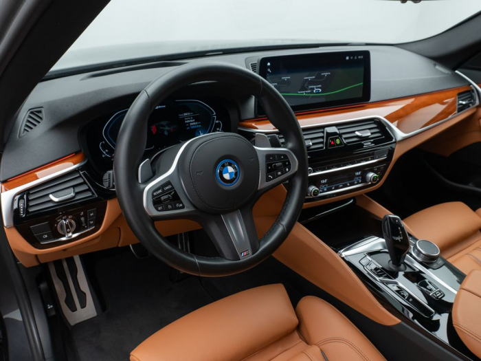 BMW 520e M Sport [13]
