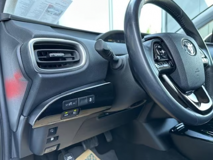 Toyota Prius Plug-in Hybrid Comfort [13]