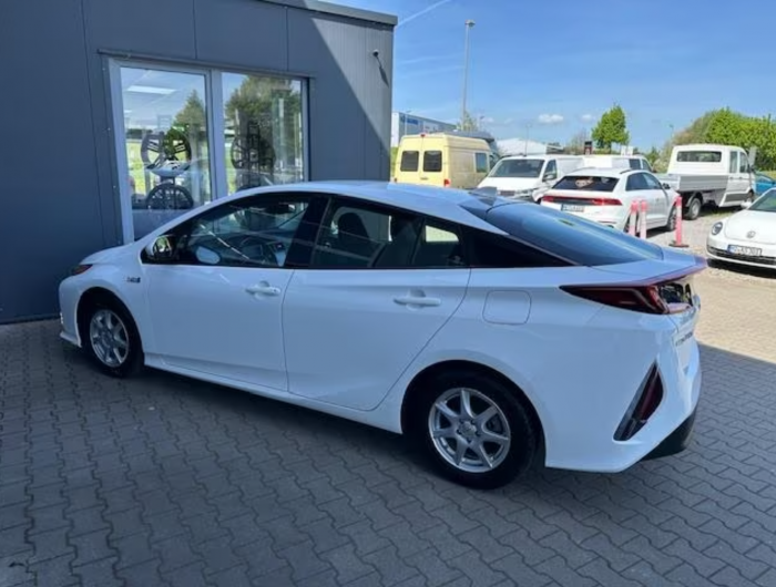 Toyota Prius Plug-in Hybrid Comfort [9]