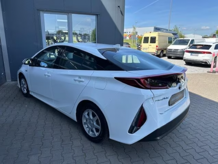 Toyota Prius Plug-in Hybrid Comfort [8]