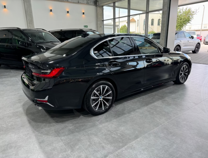 BMW 330 e Luxury Line [6]
