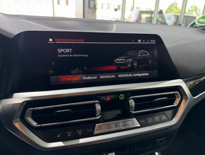 BMW 330 e Luxury Line [21]