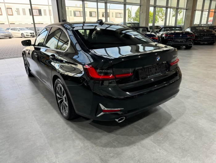 BMW 330 e Luxury Line [9]