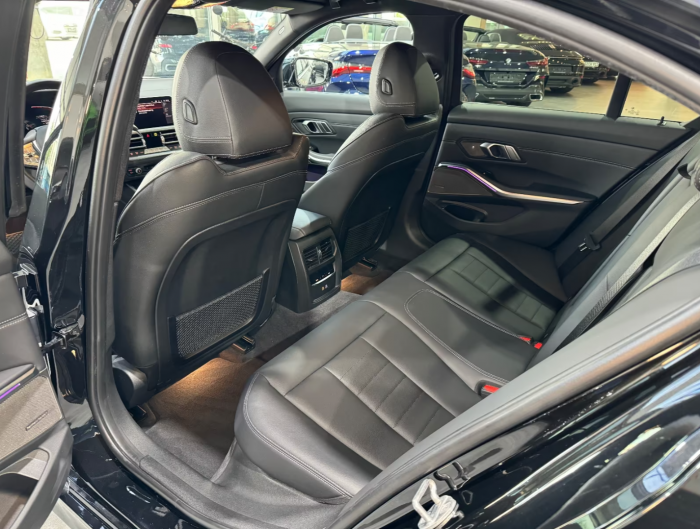 BMW 330 e Luxury Line [14]