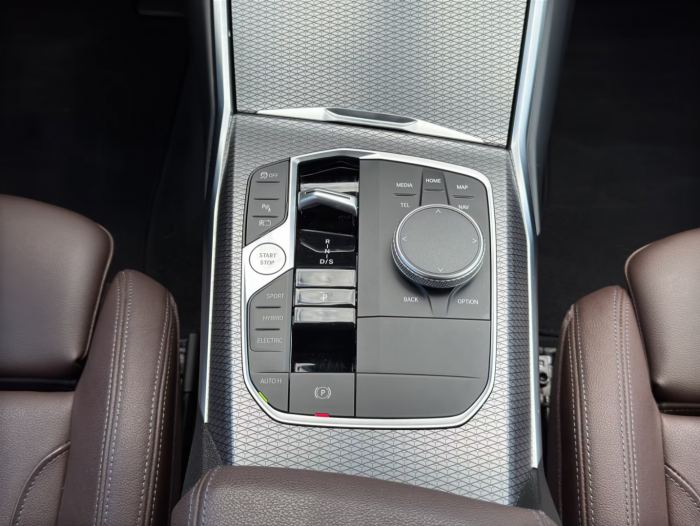 BMW 330 e M Sport [17]