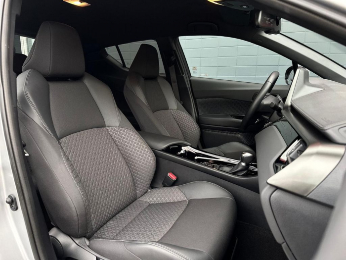 Toyota C-HR 1.8 HYBRID TEAM [8]