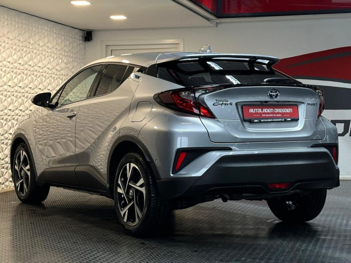 Toyota C-HR 1.8 HYBRID TEAM [4]