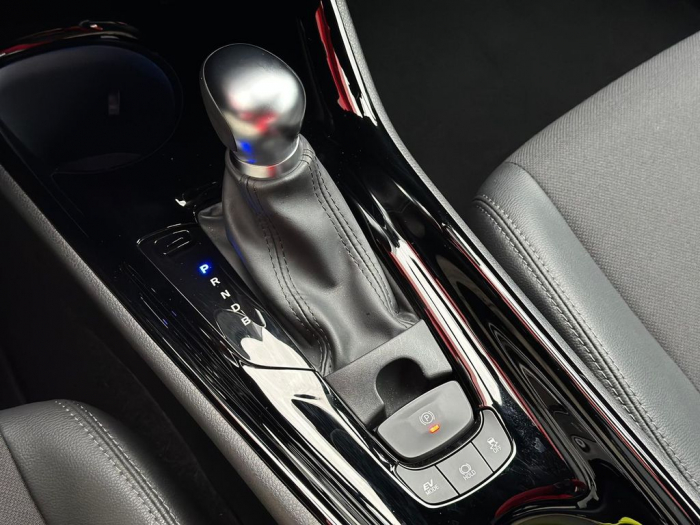 Toyota C-HR 1.8 HYBRID TEAM [7]