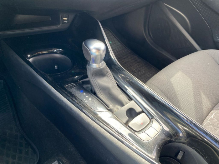 C-HR 2.0-l-VVTi Hybrid Team D [9]