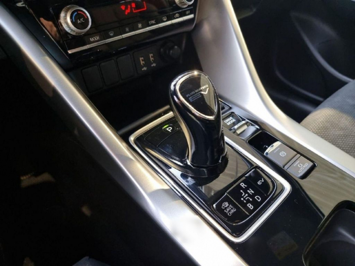 Eclipse Cross Plug-In Hybrid Plus Allwetterreife [9]