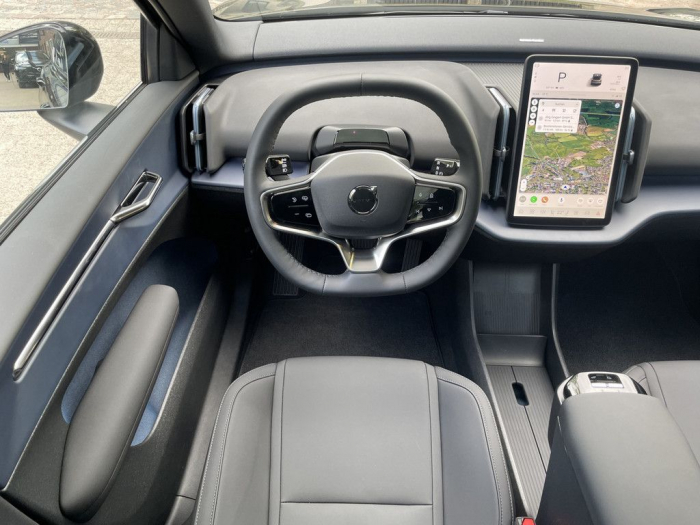 Volvo EX30 Single Motor Extended Range [13]