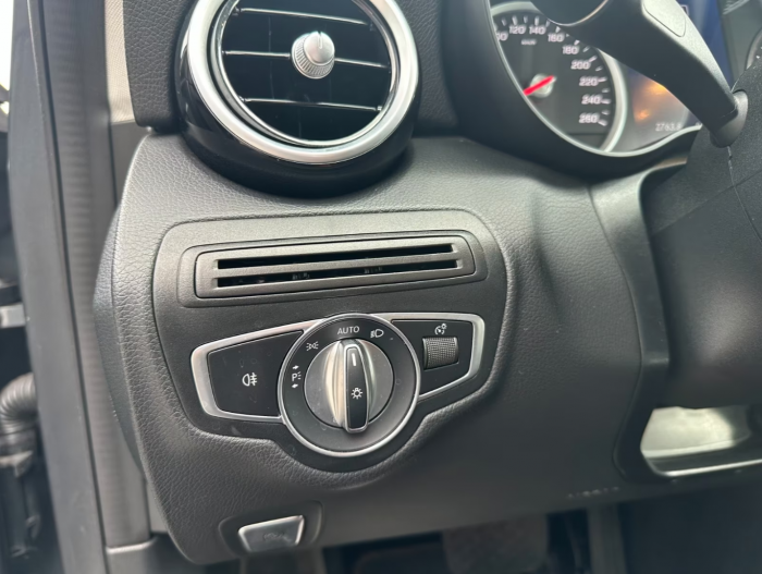 Mercedes-Benz C 180 [17]