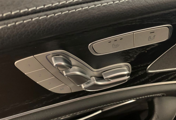 Mercedes-Benz CLS 300 Coupé AMG Line [9]