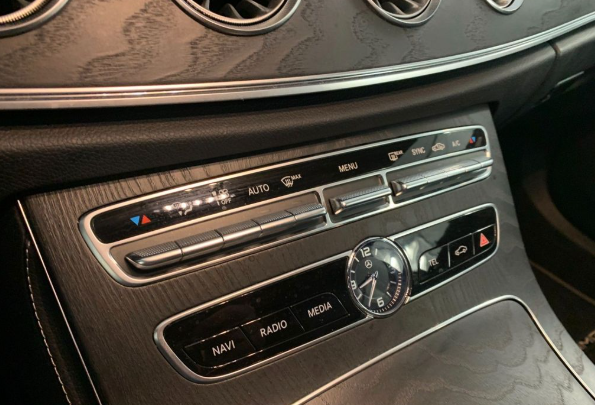 Mercedes-Benz CLS 300 Coupé AMG Line [11]