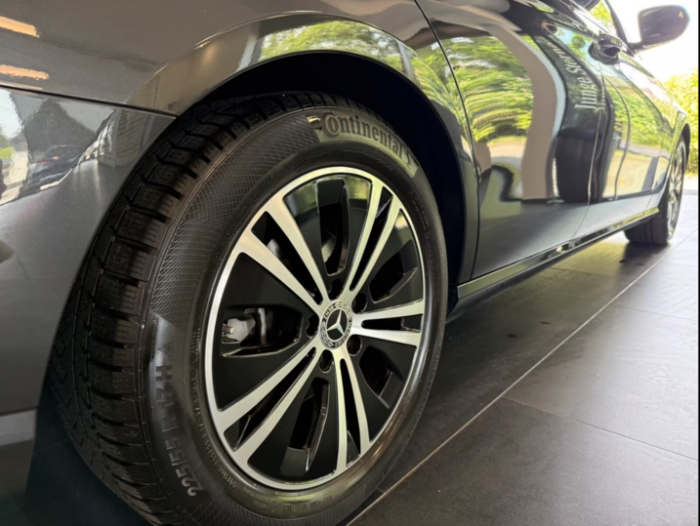 Mercedes-Benz E 200 d AVANTGARD [4]