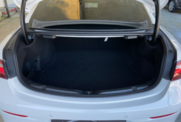 Mercedes-Benz E 220 d Coupe Panoramic [12]