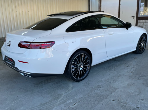 Mercedes-Benz E 220 d Coupe Panoramic [5]
