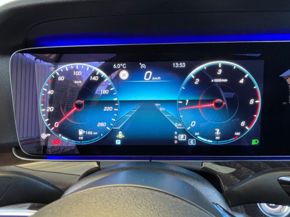 Mercedes-Benz E 220 d Coupe Panoramic [8]