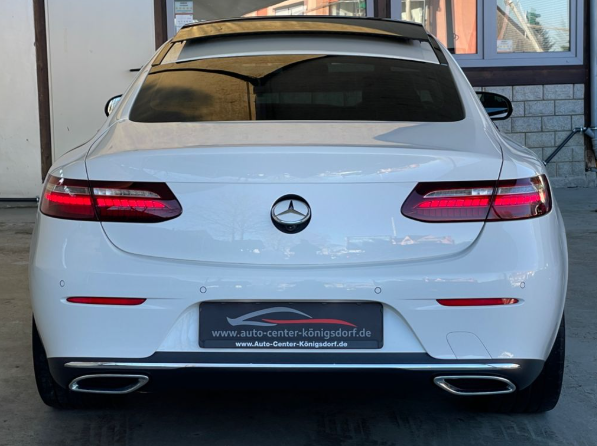 Mercedes-Benz E 220 d Coupe Panoramic [4]