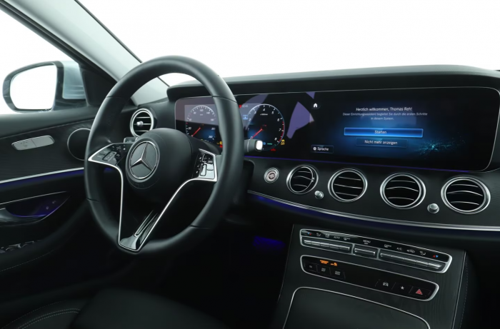 Mercedes-Benz E 300 Avantgarde [13]