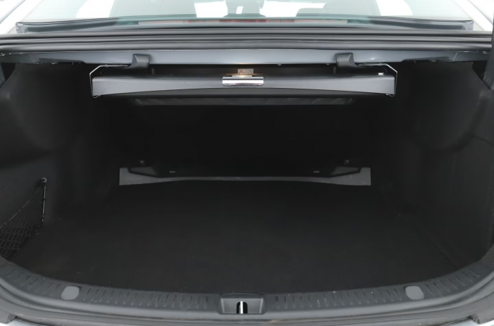 Mercedes-Benz E 300 Avantgarde [9]