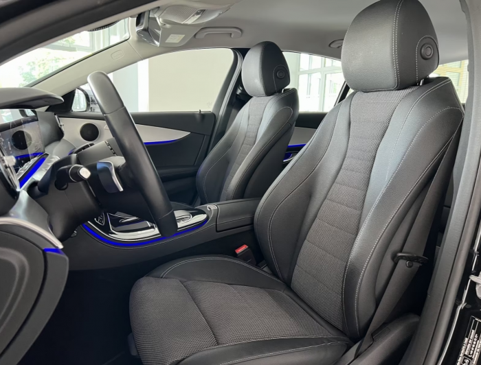 Mercedes-Benz E 300 Avantgarde [11]