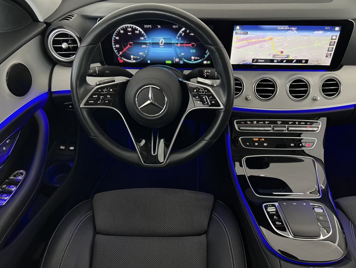 Mercedes-Benz E 300 Avantgarde [8]