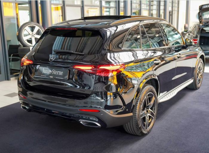 Mercedes-Benz GLC 300 d 4M AMG Line Premium [4]