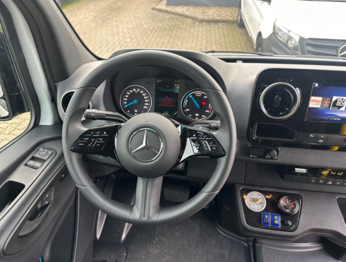 Mercedes-Benz Sprinter Elektro 19 locuri [19]