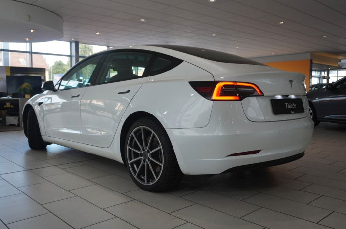 Model 3 LONGRANGE DUAL-MOTOR [4]