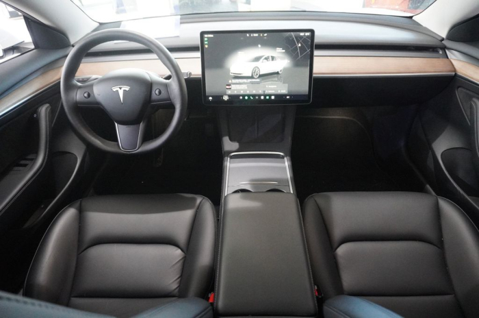 Model 3 LONGRANGE DUAL-MOTOR [7]