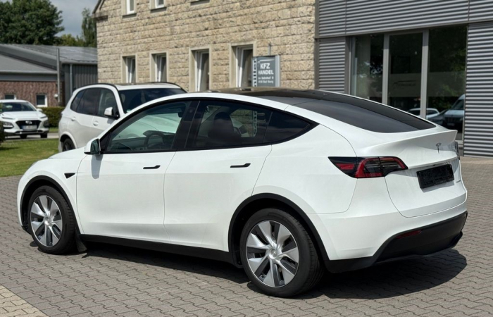 Model Y Long Range [2]