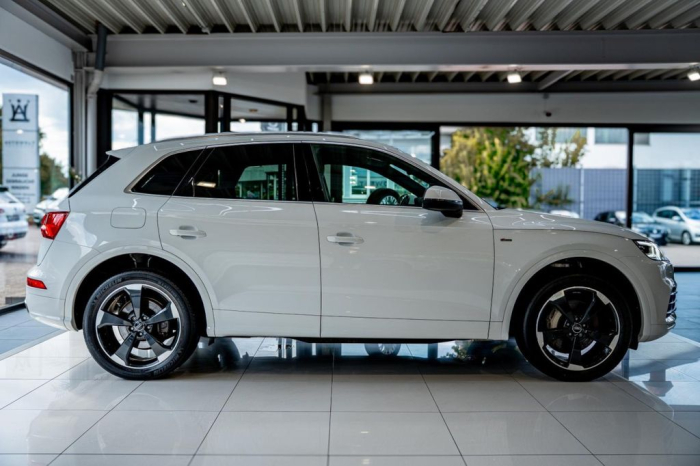 Q5 55 TFSI S-tronic quattro 2x S-line [3]