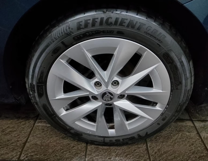 Skoda Octavia 1.5 TSI [10]