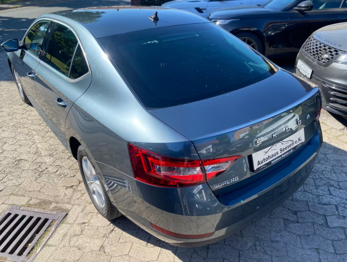 Skoda Superb Sedan [12]
