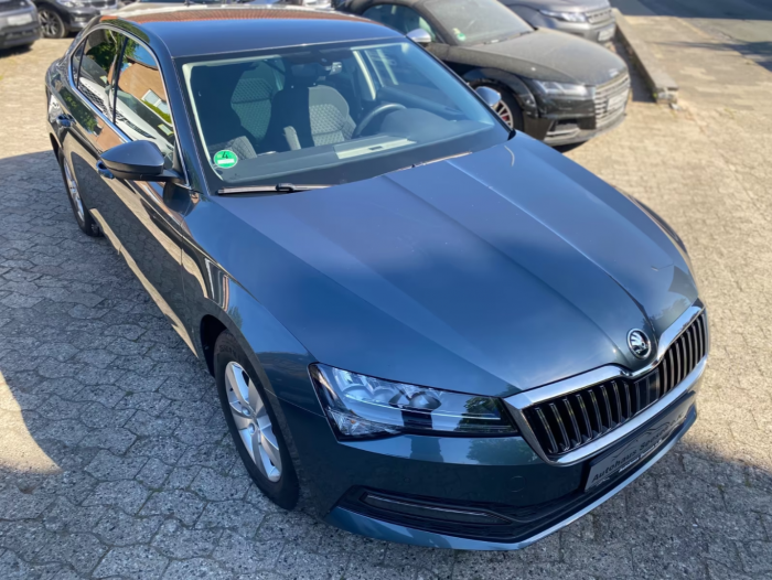 Skoda Superb Sedan [9]
