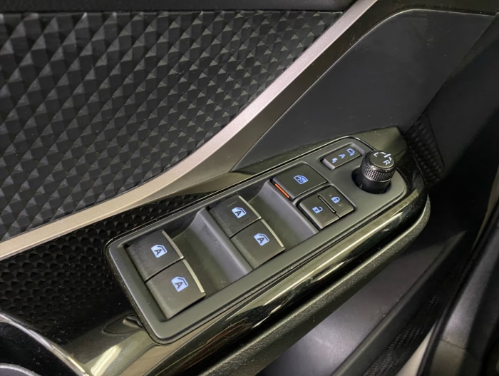 Toyota C-HR 1.2 Turbo Team [18]