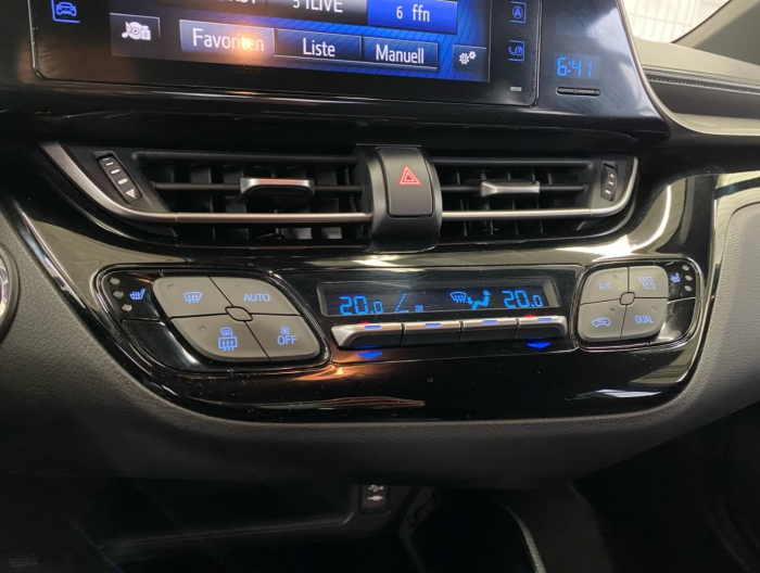 Toyota C-HR 1.2 Turbo Team [23]