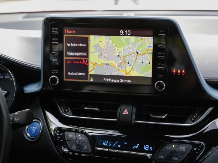 Toyota C-HR 2.0 HYBRID [7]